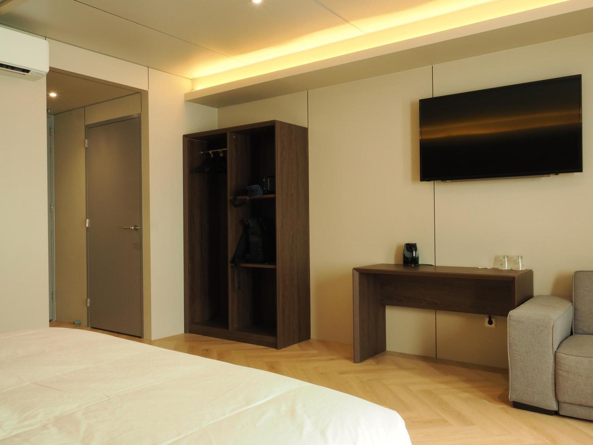 Tung Hotel Zeewolde Extérieur photo