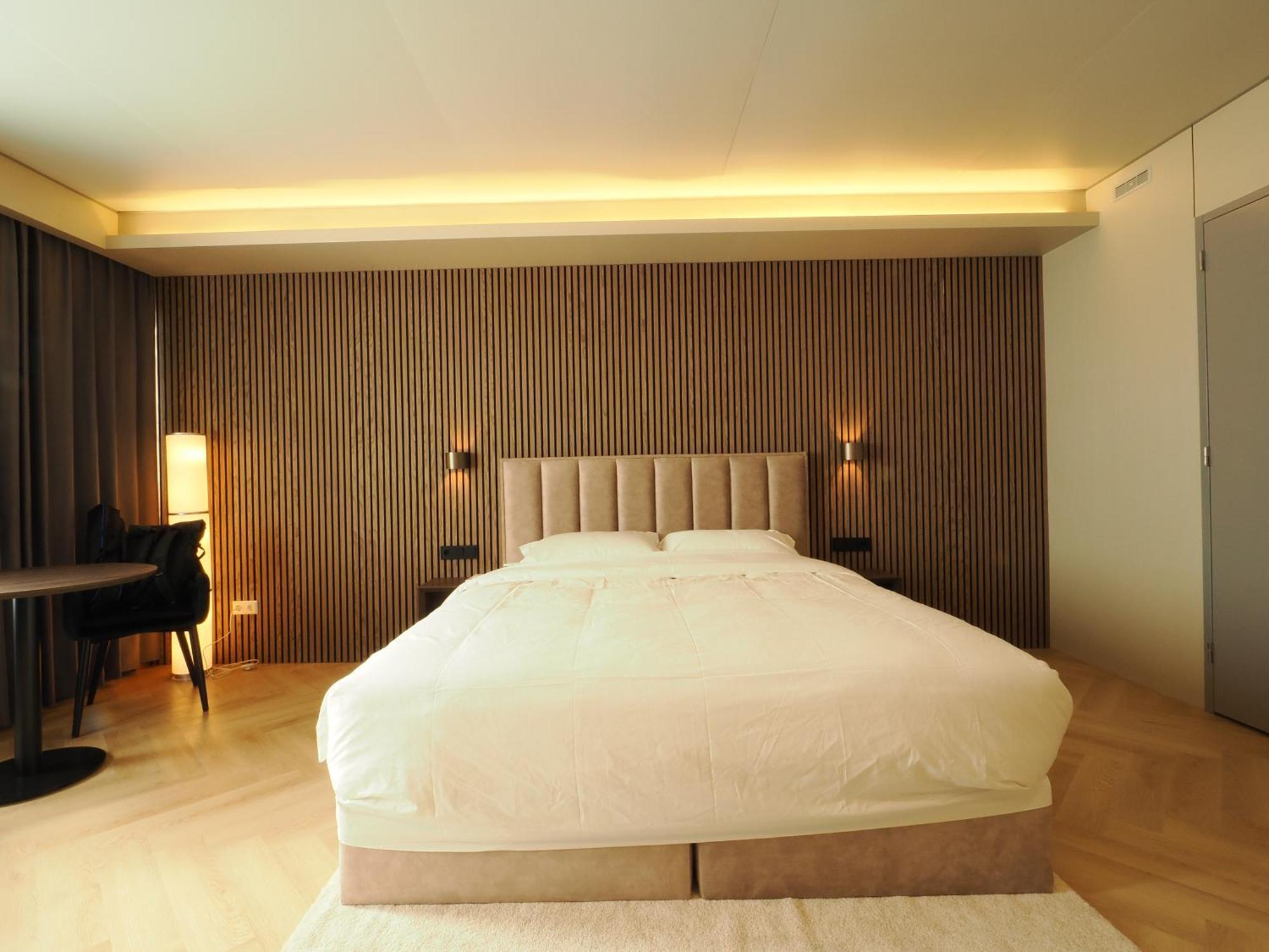 Tung Hotel Zeewolde Extérieur photo