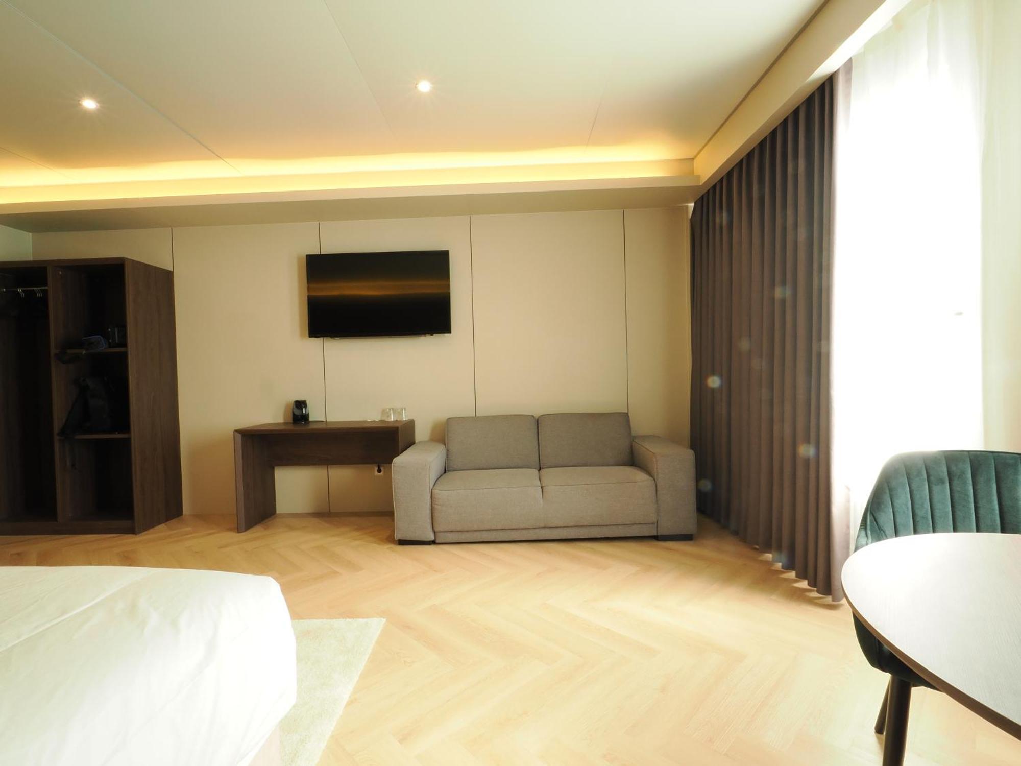Tung Hotel Zeewolde Extérieur photo