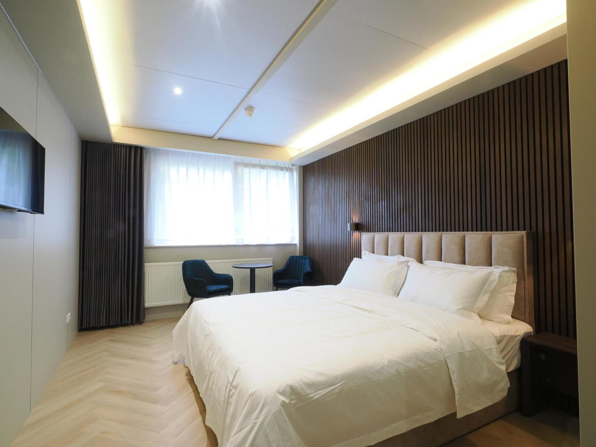 Tung Hotel Zeewolde Extérieur photo